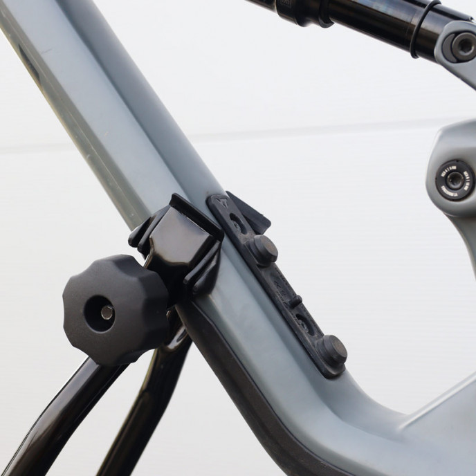 Fietsendrager op het dak zwart RBR-01 AMIO-02588