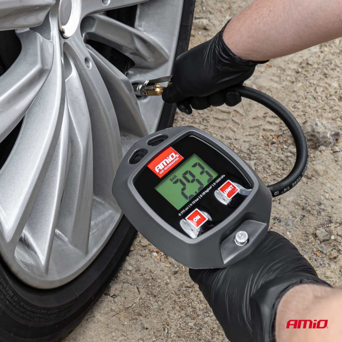 Luchtpistool met digitale manometer 18 bar AMIO-04482