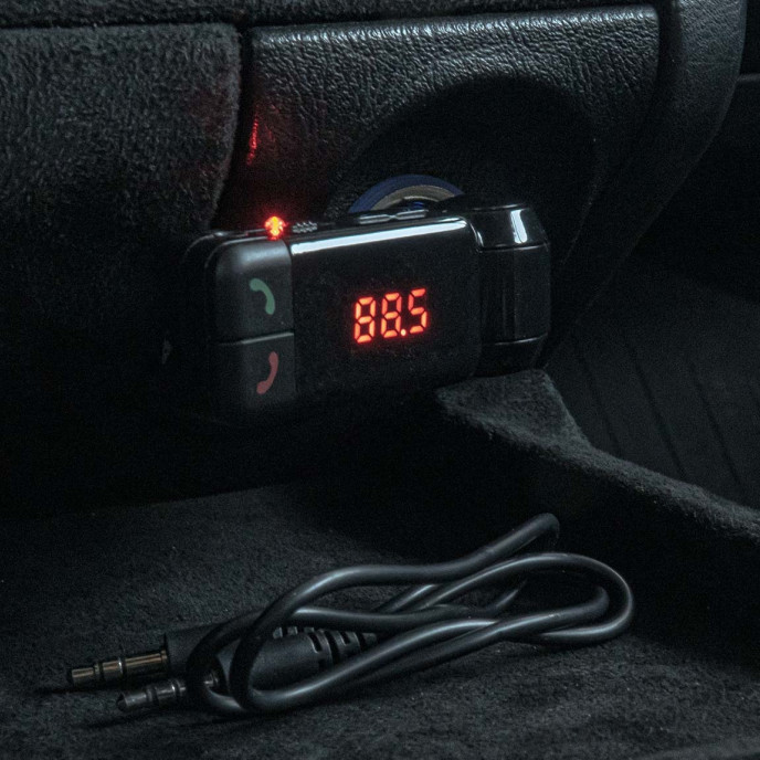 FM Transmitter 2×USB-A 12V 24V