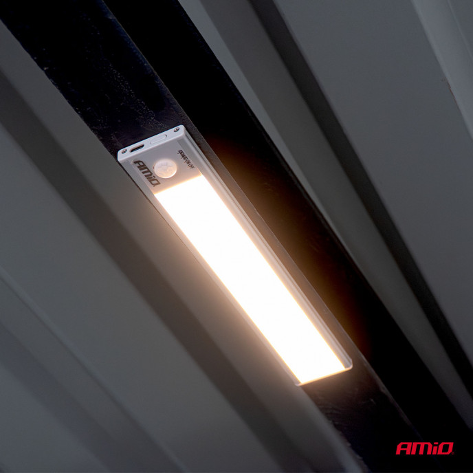 Oplaadbare LED lamp met PIR bewegingssensor en schemersensor (23x4.1x0.9cm)