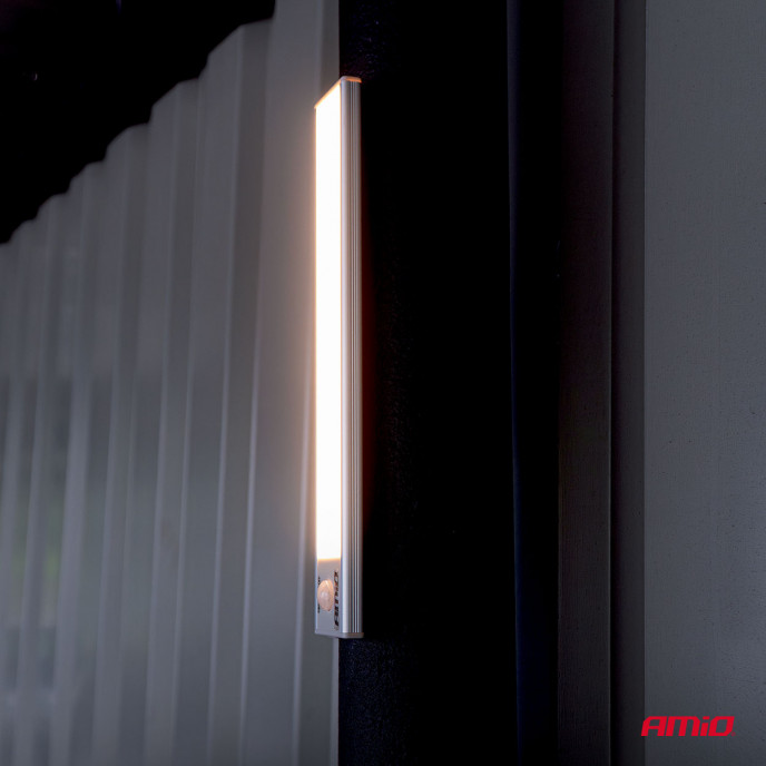 Oplaadbare LED lamp met PIR bewegingssensor en schemersensor (23x4.1x0.9cm)
